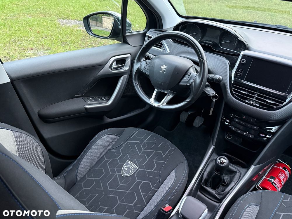 Peugeot 2008 1.2 Pure Tech Style - 37