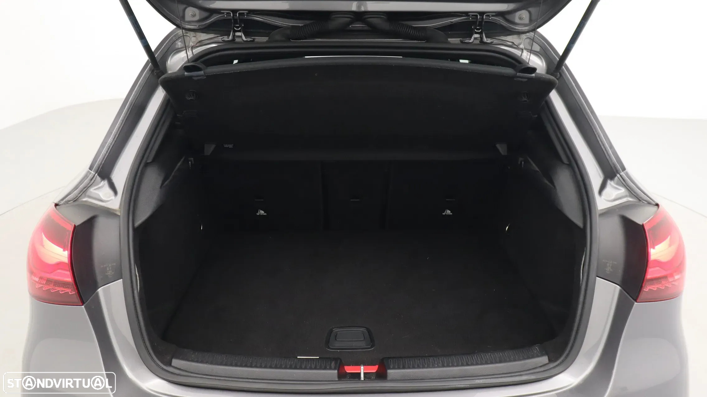 Mercedes-Benz A 250 e AMG Line - 28