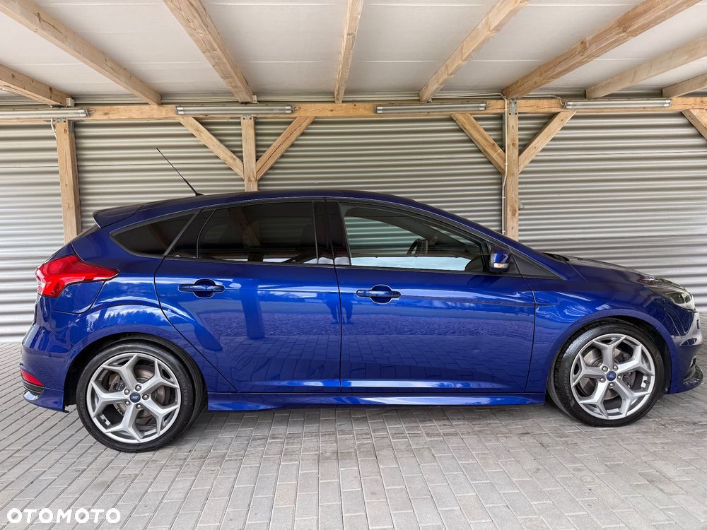 Ford Focus 2.0 EcoBoost ST mit Leder-Exclusiv-Paket - 11