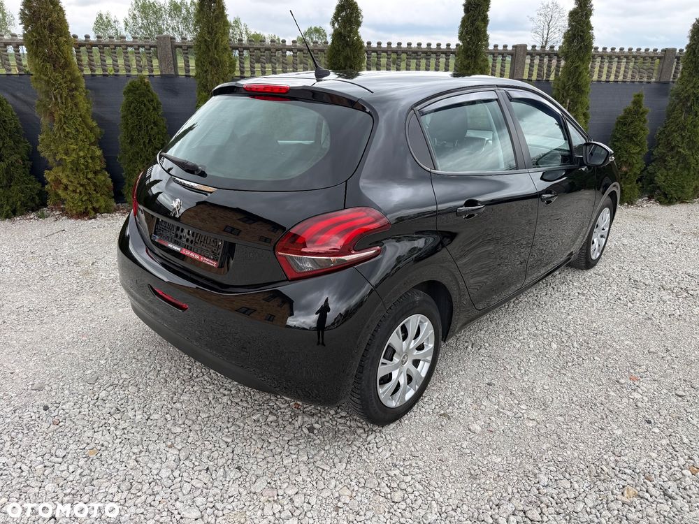 Peugeot 208 - 15