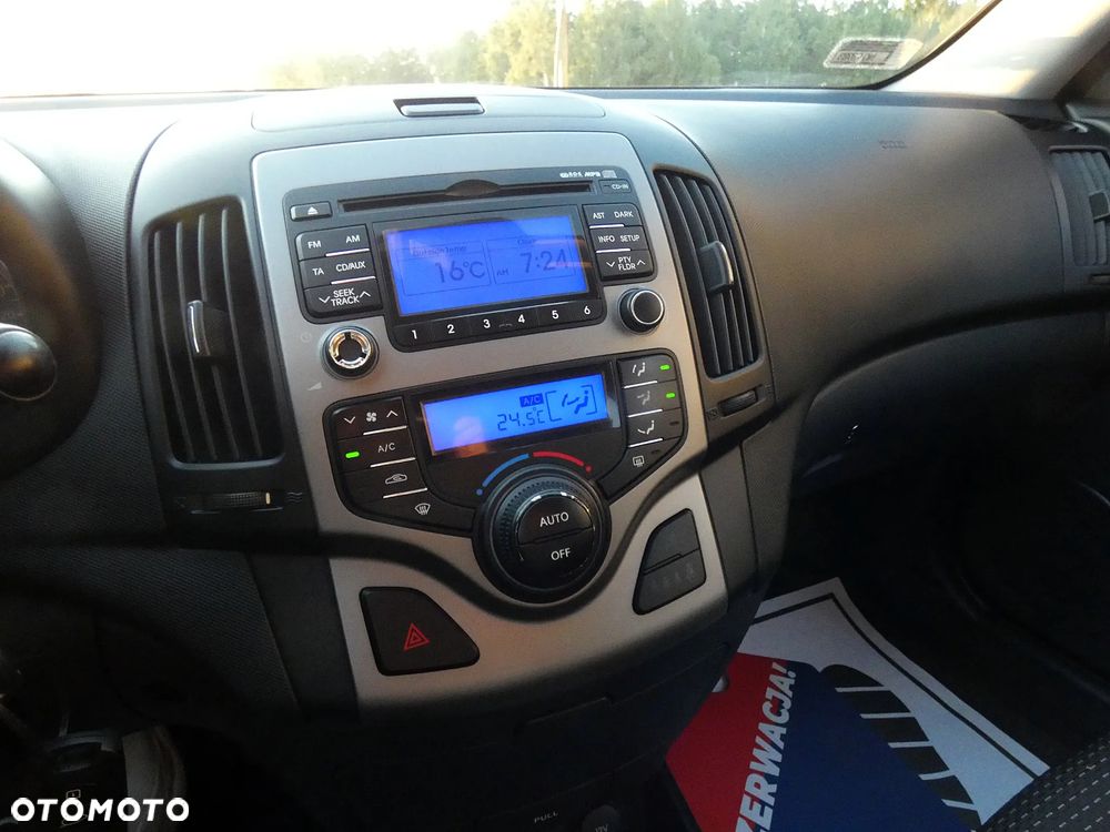 Hyundai i30 1.4 Comfort World Cup - 4