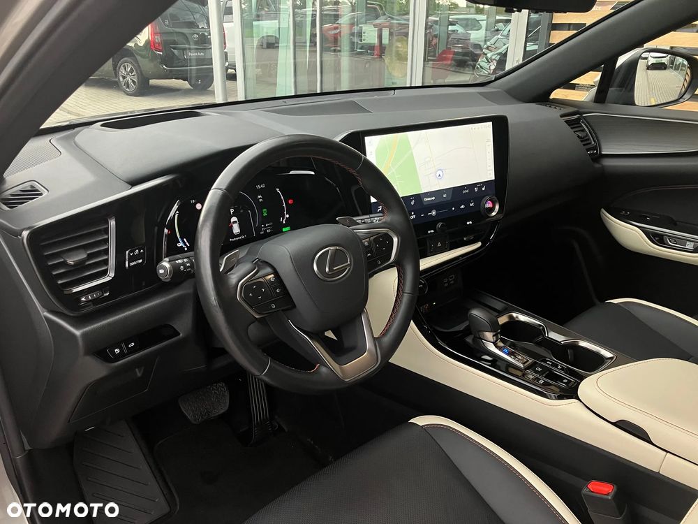 Lexus NX 450h+ Omotenashi AWD - 37
