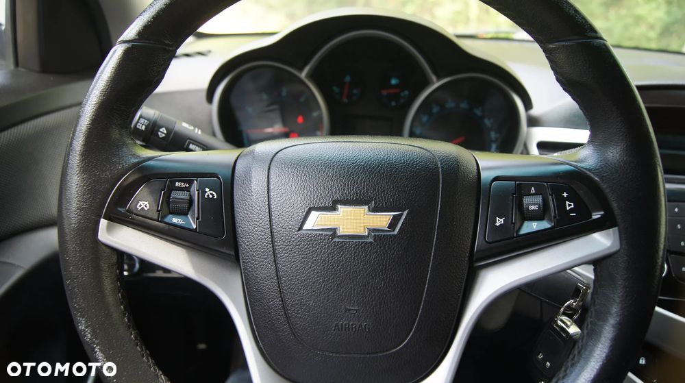 Chevrolet Cruze 1.8 LT - 18
