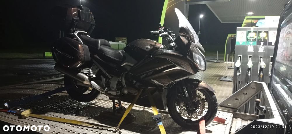 Yamaha FJR - 13