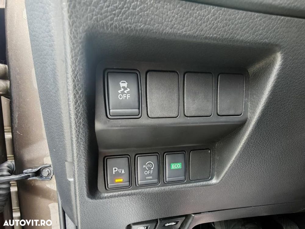 Nissan Qashqai 1.6 DCI Xtronic TEKNA+ - 25