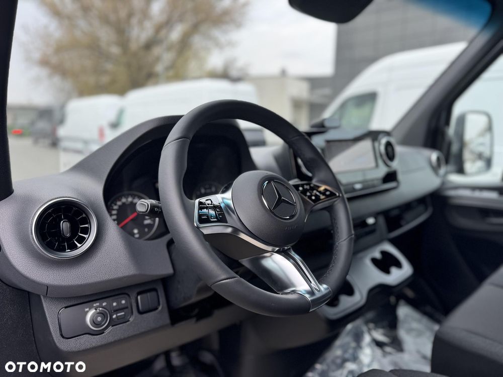 Mercedes-Benz Sprinter - 8