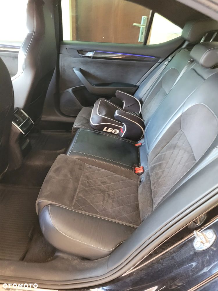 Skoda Superb 2.0 TDI Sportline DSG - 12