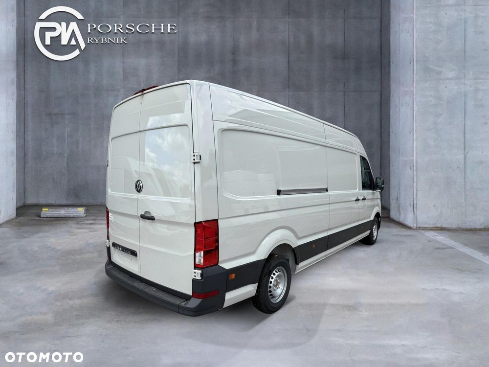Volkswagen Crafter 35 Furgon z wysokim dachem silnik: 2,0 l EU6 SCR 177 KM / skrzynia biegów: Przedni napęd manualna 6-biegowa rozstaw osi: 4490 mm - 5