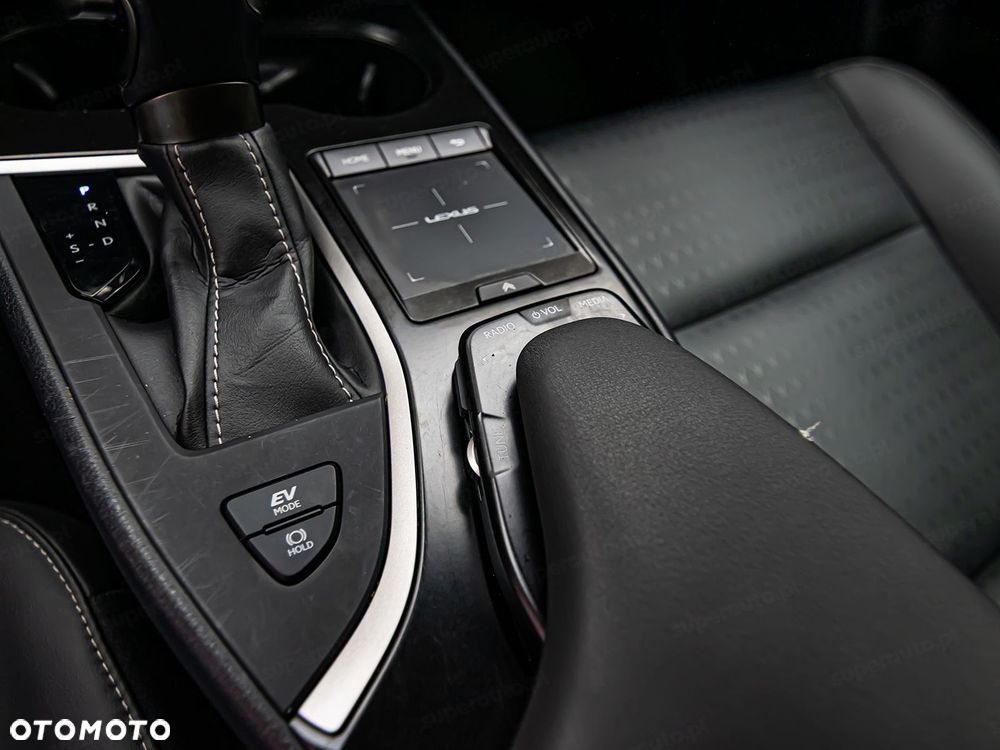 Lexus UX - 23