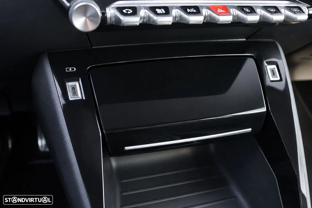 Peugeot e-2008 54 kWh GT - 10