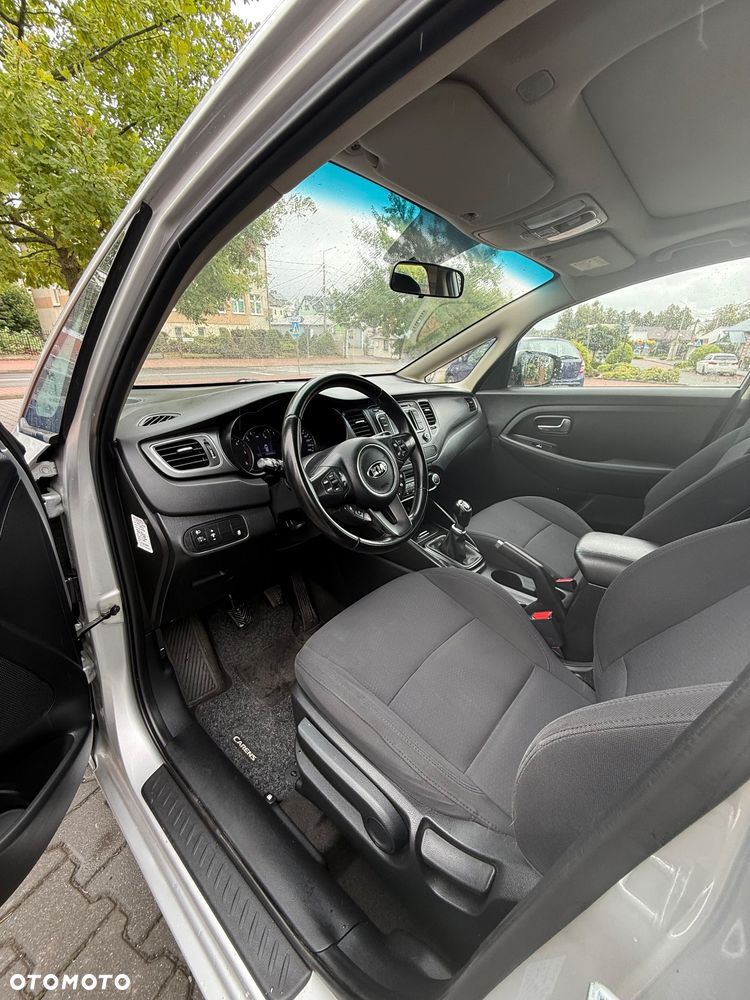 Kia Carens 1.7 CRDi 115 Dream Team Edition - 27