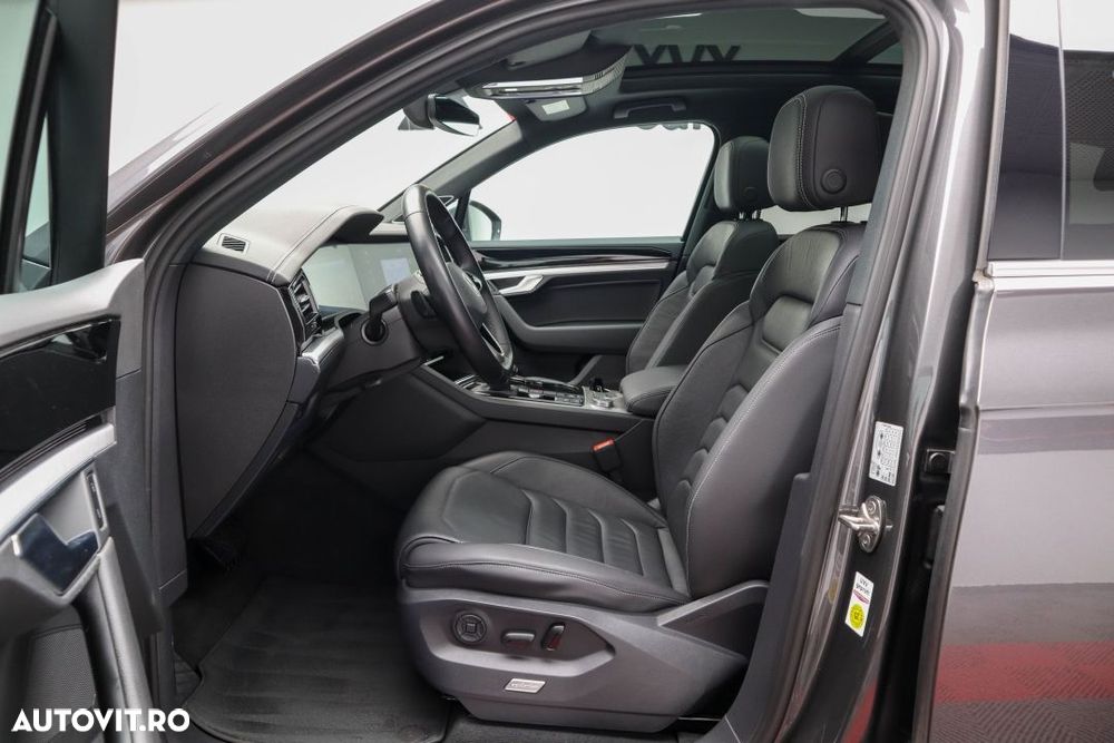 Volkswagen Touareg 3.0 V6 e-Hybrid 4Motion Aut. Elegance - 23