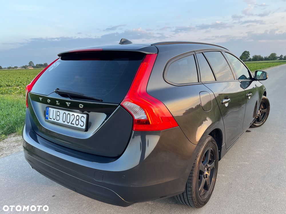 Volvo V60 D3 Momentum - 16