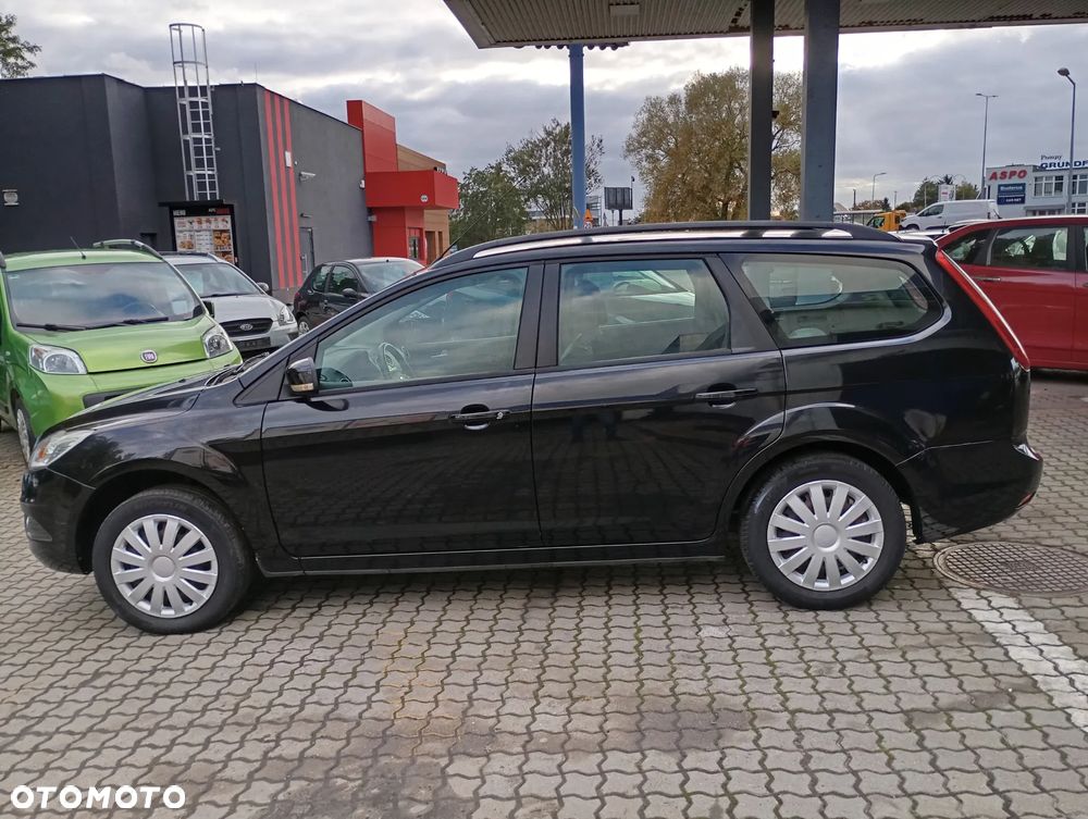 Ford Focus Turnier 1.6 16V Ambiente - 17