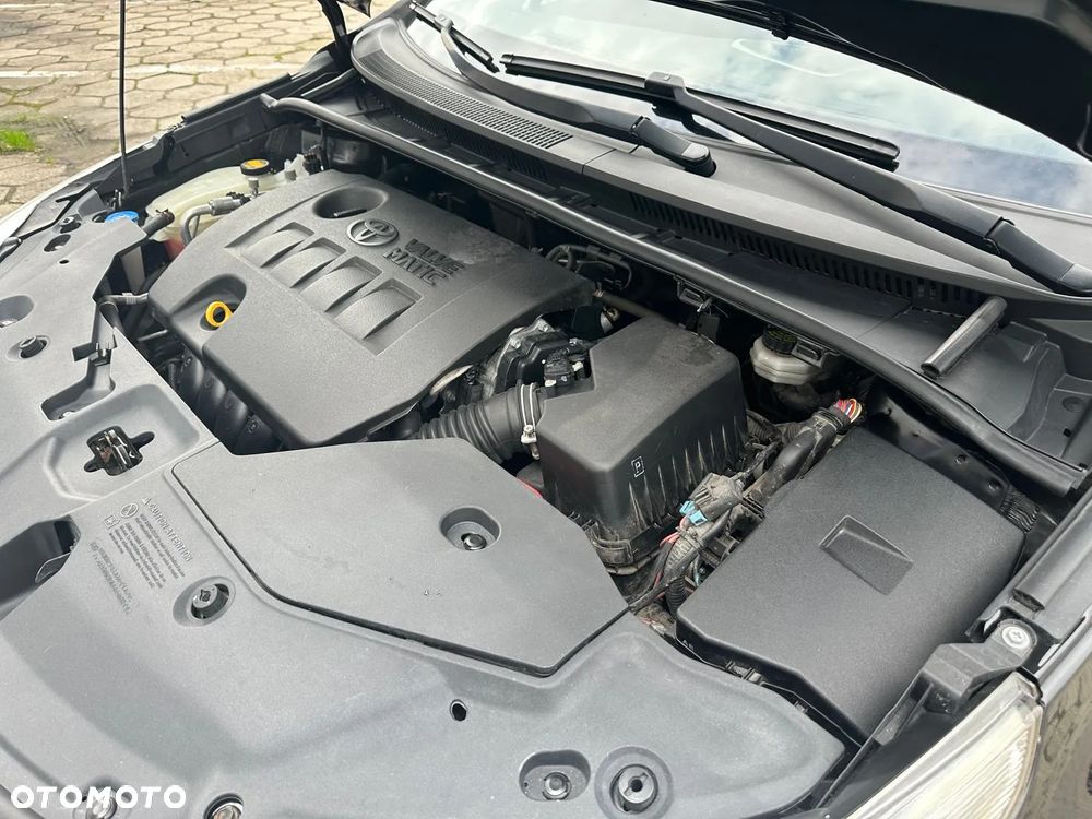 Toyota Avensis Touring Sports 1.8 Comfort - 27