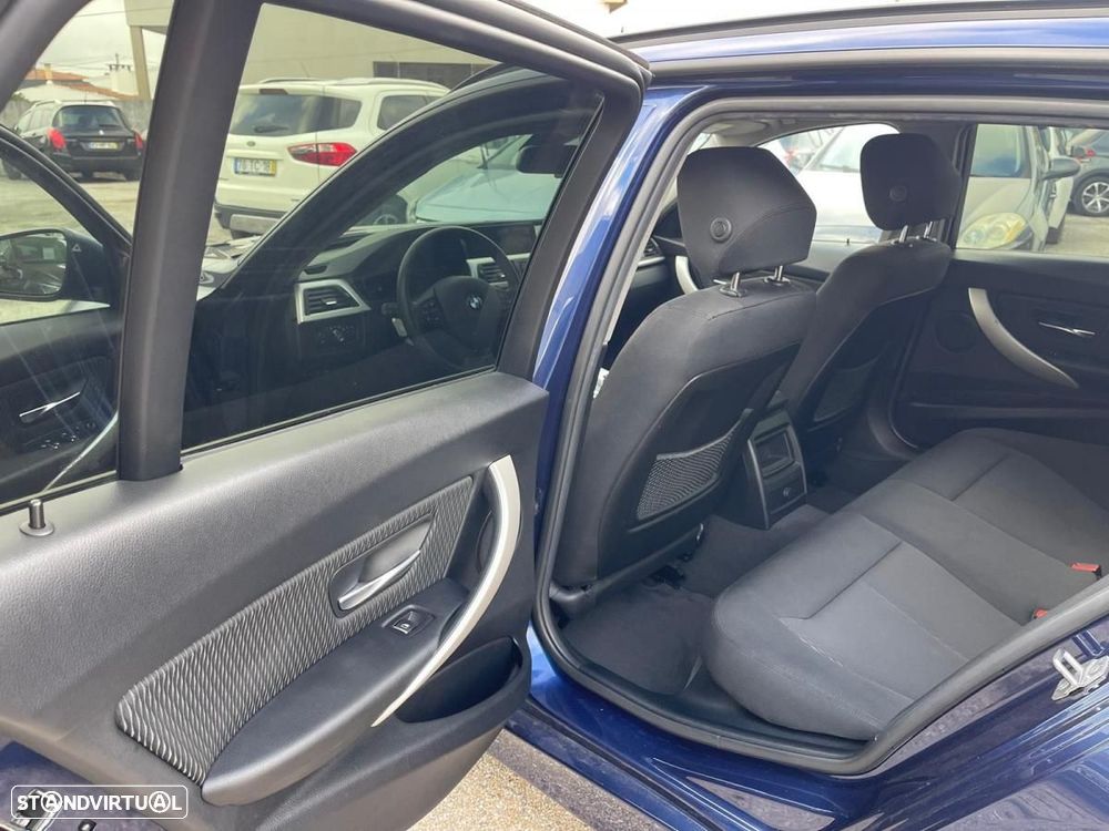 BMW 320 d Touring Advantage Auto - 13