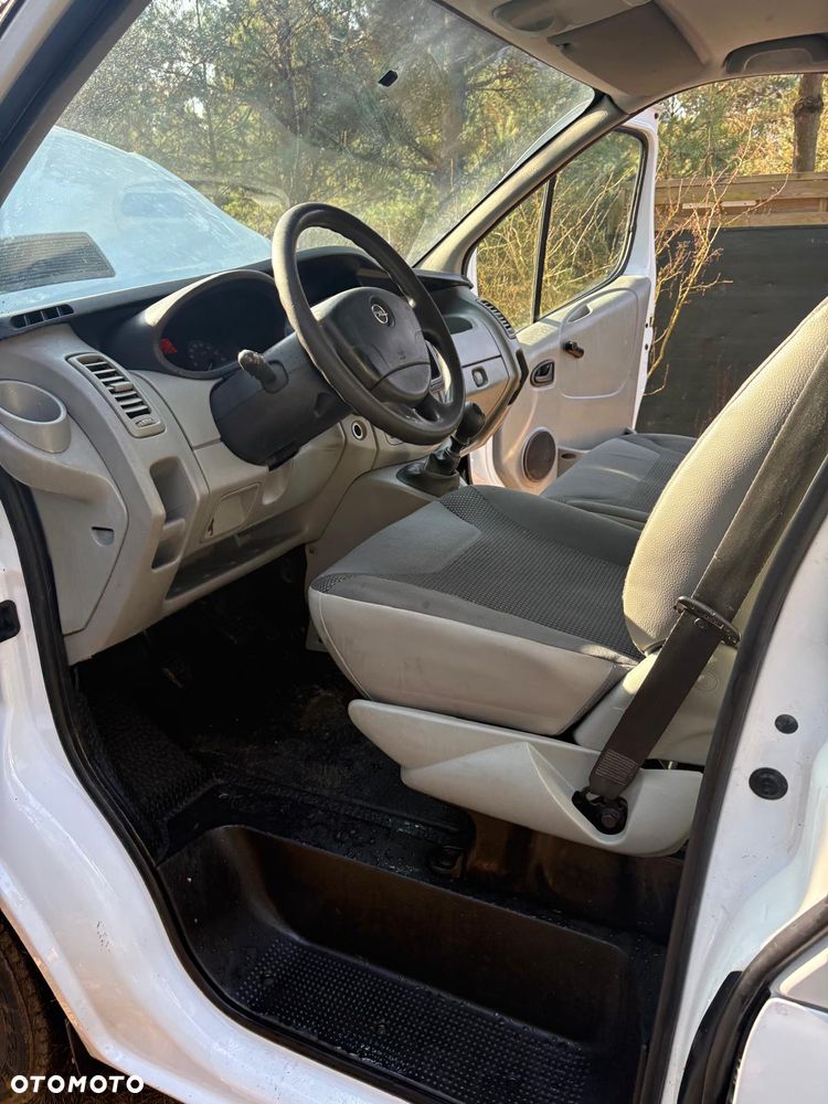 Opel Vivaro - 11
