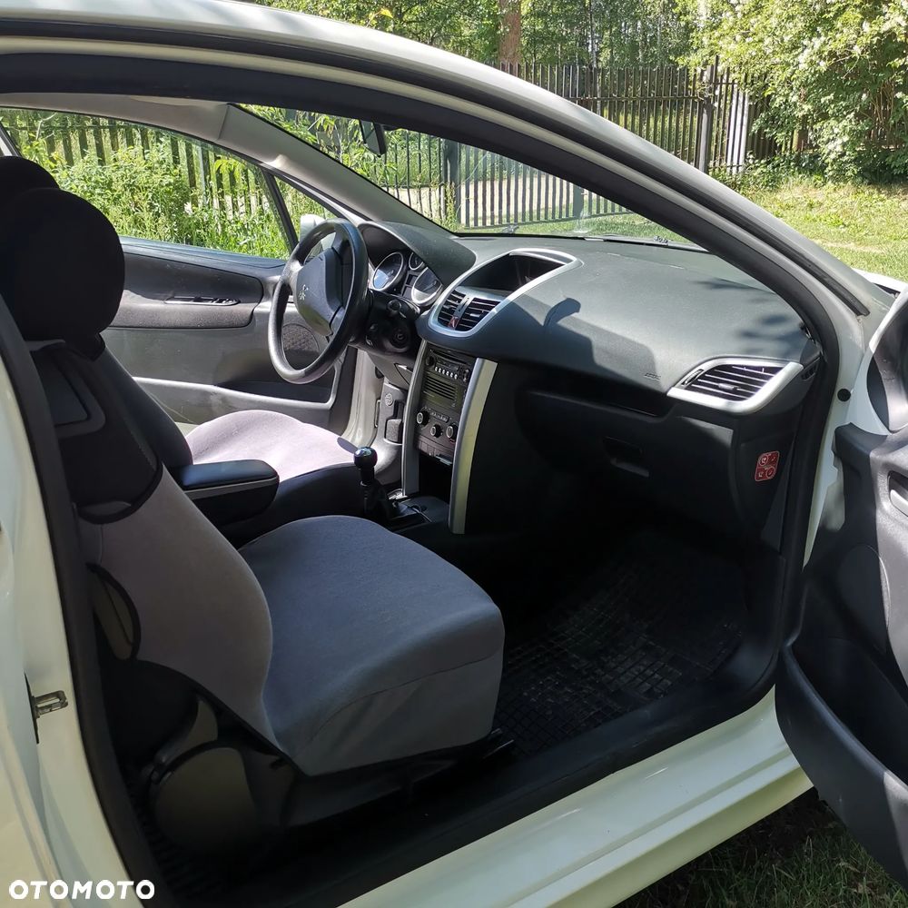 Peugeot 207 1.4 HDi Presence - 5