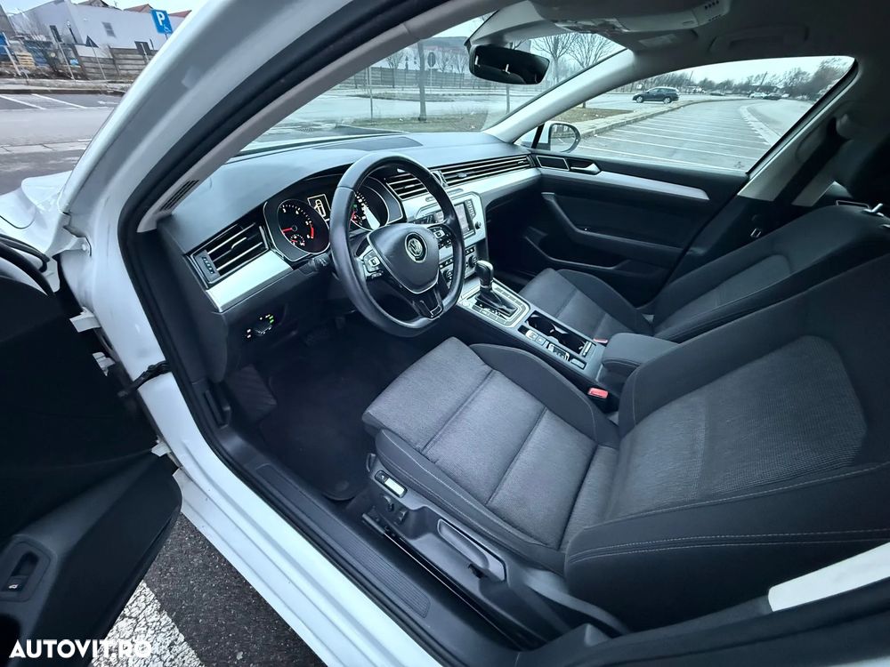 Volkswagen Passat 2.0 TDI SCR DSG Comfortline - 8