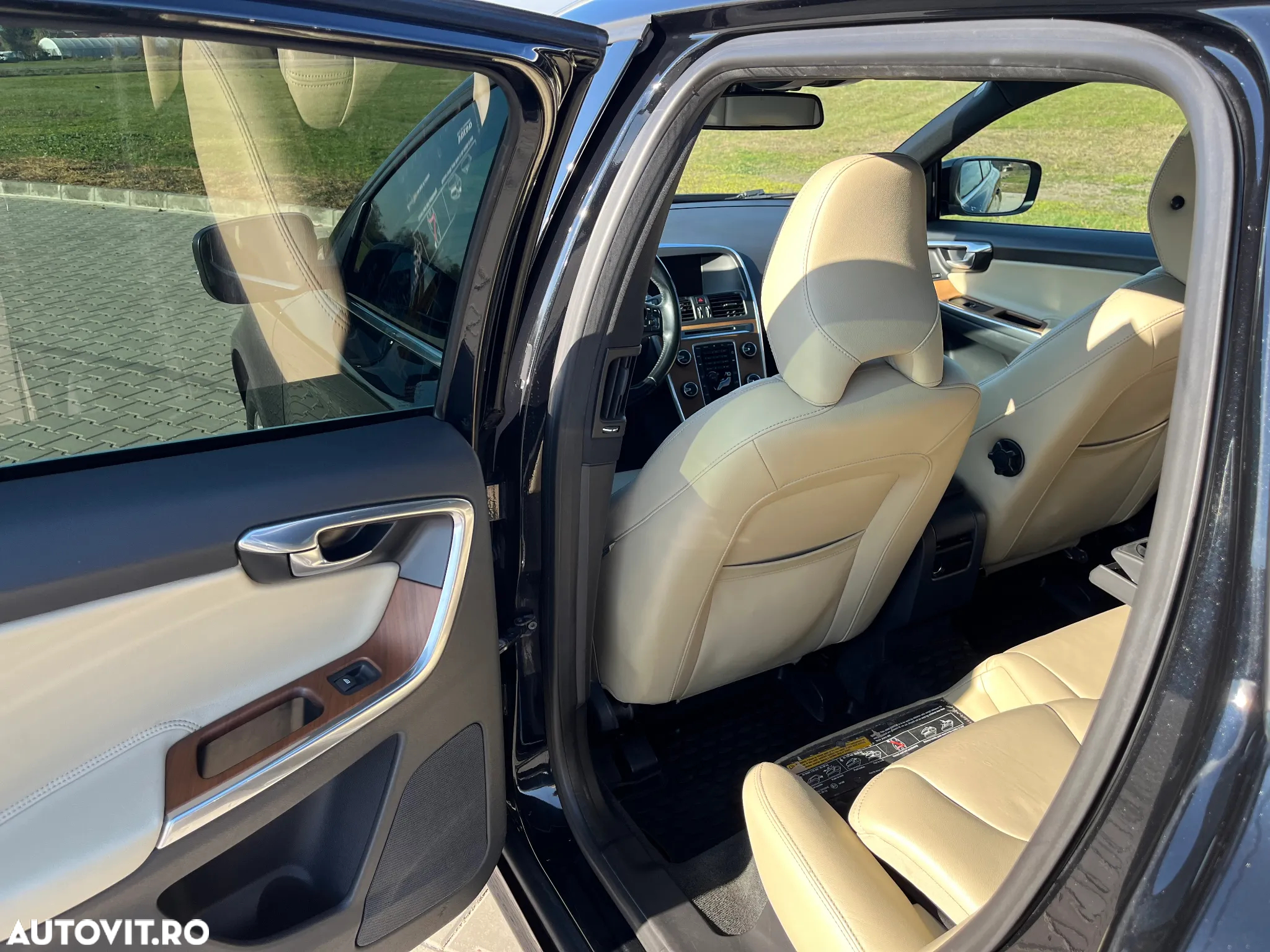 Volvo XC 60 D5 AWD Aut. Momentum - 8