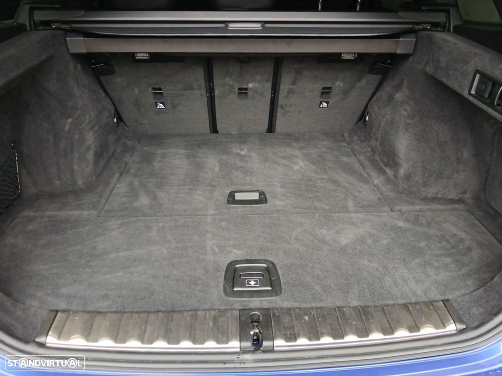 BMW 320 d Pack Desportivo M Auto - 28