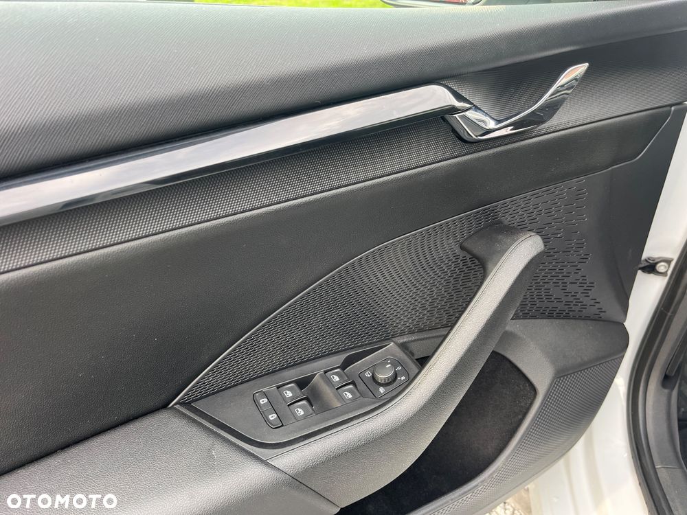 Skoda Octavia Combi 2.0 TDI DSG Exclusive Plus - 35