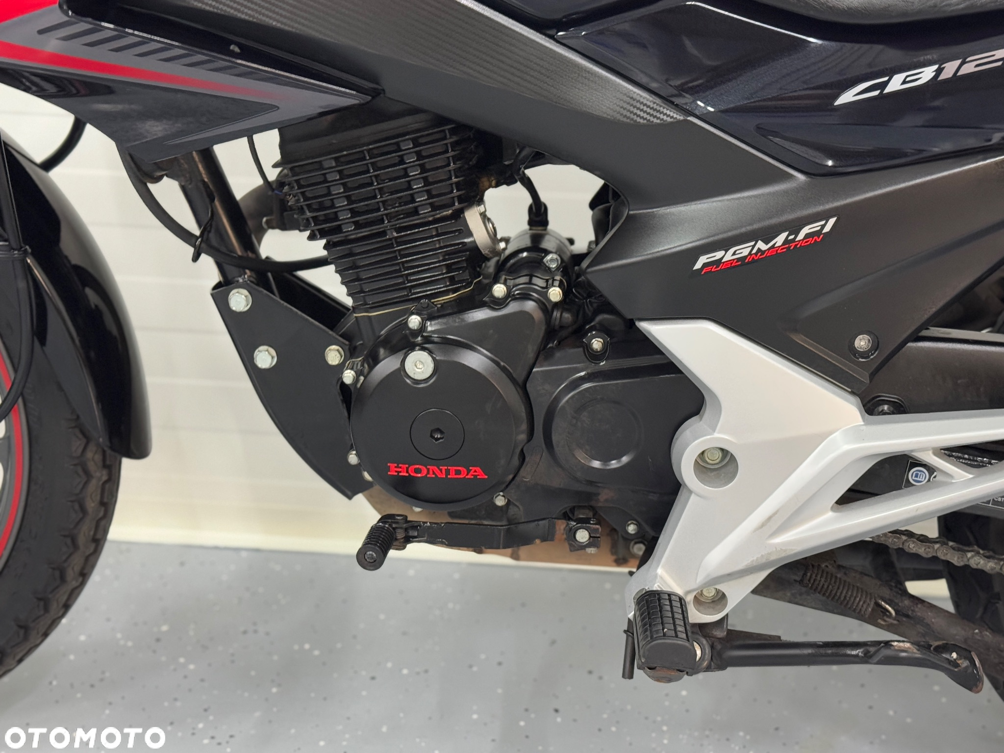 Honda CBF - 12
