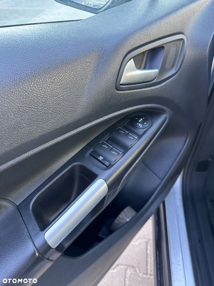 Ford Tourneo Connect 1.5 TDCi Start-Stop Titanium - 22