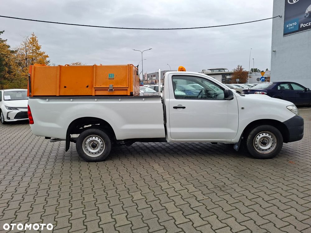 Toyota Hilux 2.5 D-4D DLX - 6