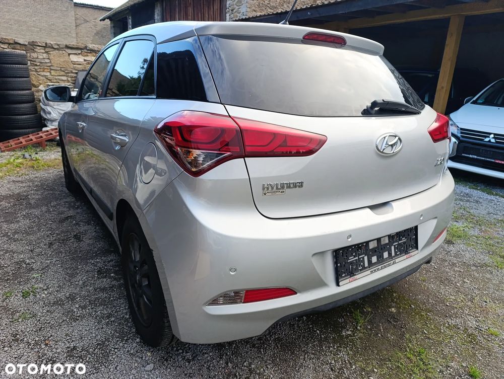 Hyundai i20 - 20