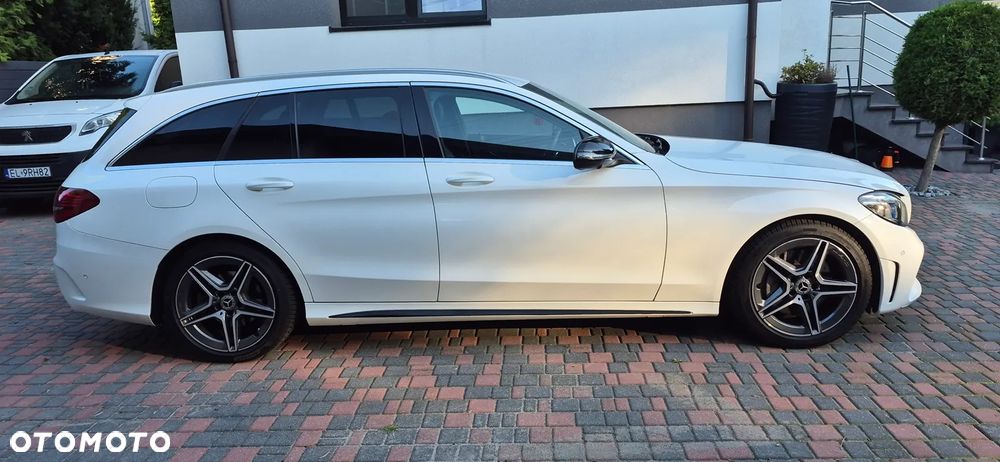 Mercedes-Benz Klasa C 300 9G-TRONIC - 3