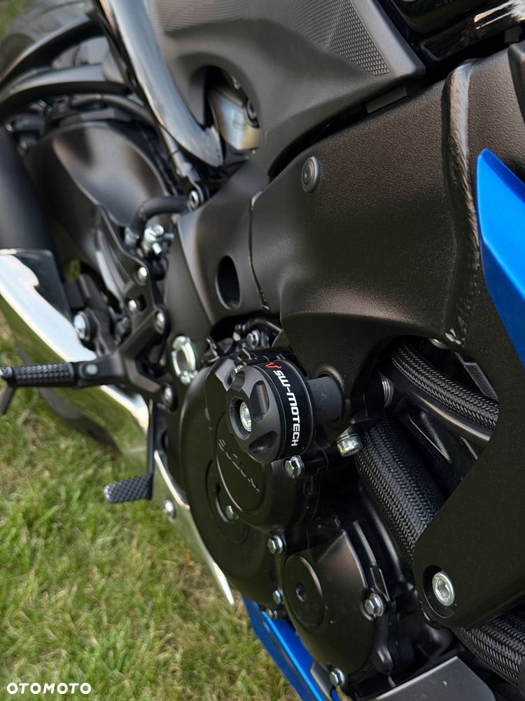 Suzuki GSX 1000 - 11