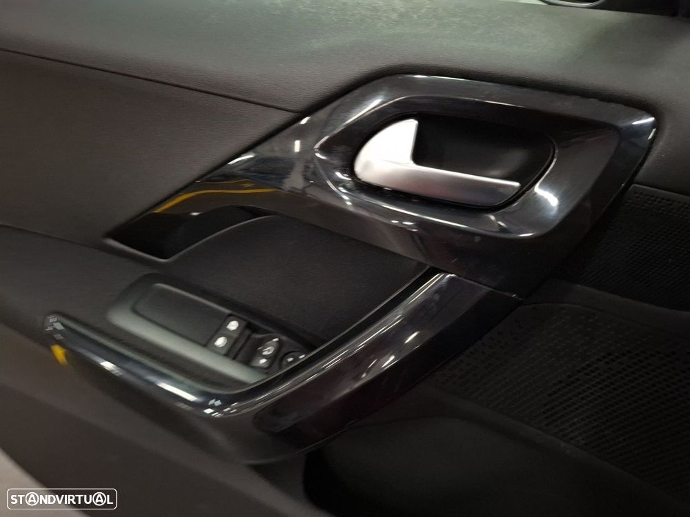 Peugeot 208 1.2 PureTech Signature - 24
