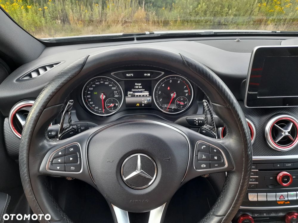 Mercedes-Benz Klasa A 180 7G-DCT AMG Line - 11