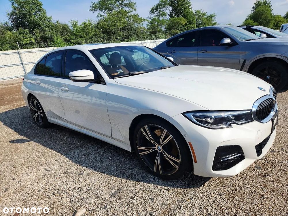 BMW Seria 3 330i M Sport - 1