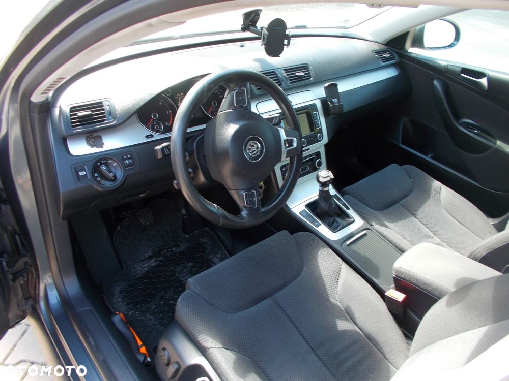 Volkswagen Passat Variant 1.6 TDI DPF BlueMot Comfortline - 5