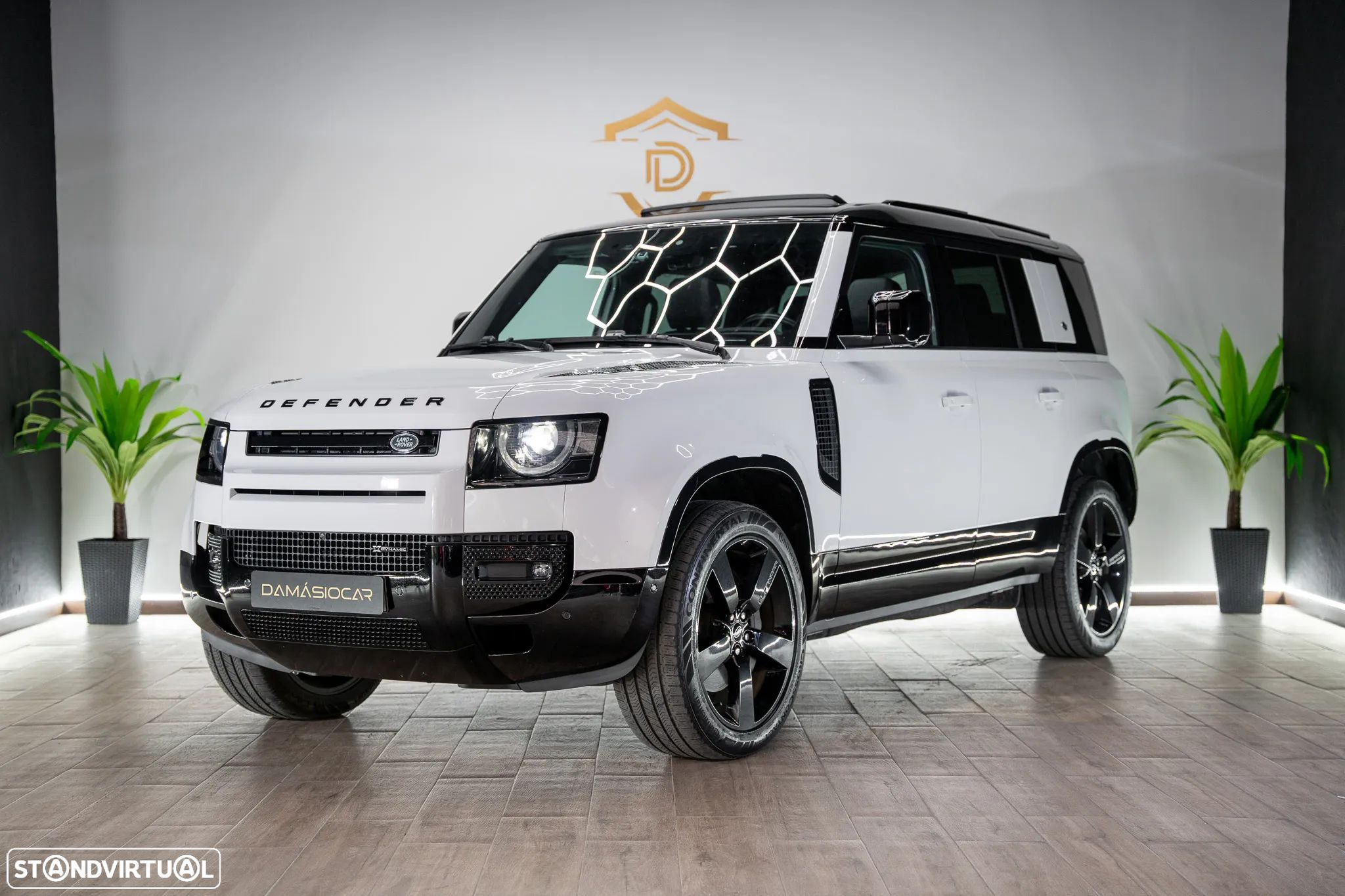 Land Rover Defender 3.0 D250 110 AWD X-Dynamic SE - 1