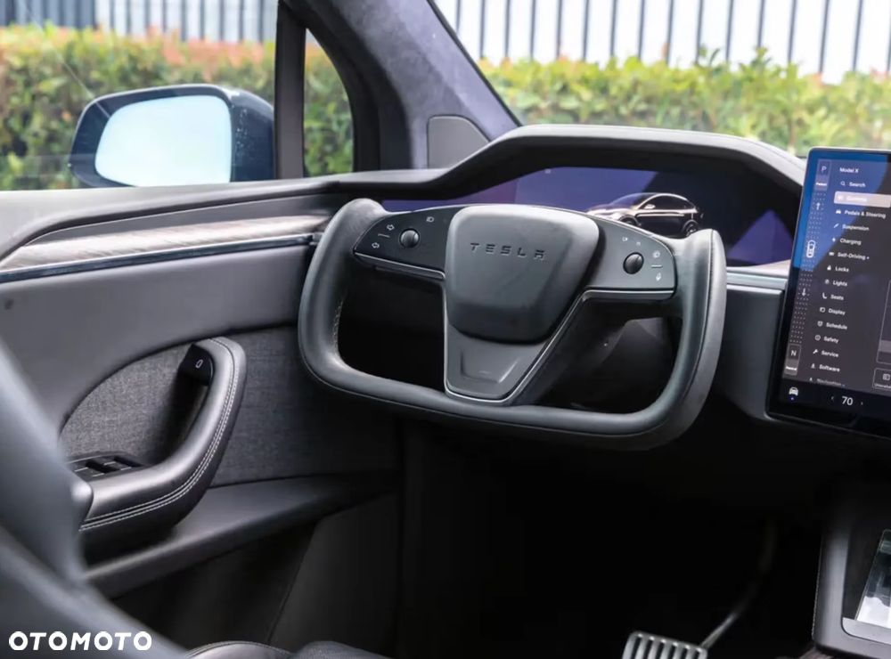 Tesla Model X - 20
