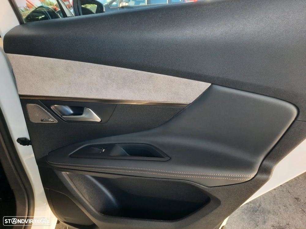 Peugeot 3008 1.6 Hybrid GT Pack e-EAT8 - 49