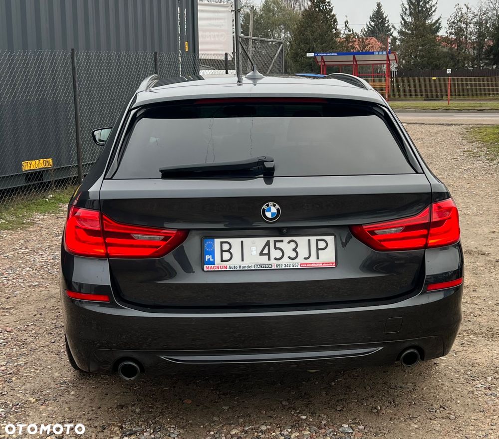 BMW Seria 5 520d Luxury Line sport - 32