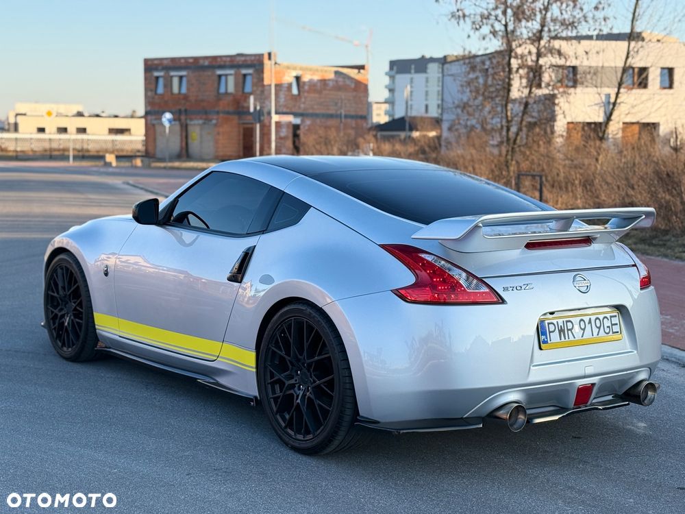 Nissan 370 Z - 8
