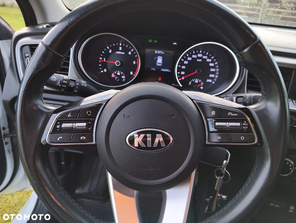 Kia Ceed - 24