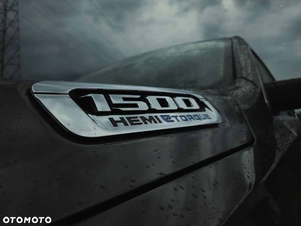 RAM 1500 5.7 Crew Cab Longbed Laramie Chrome - 37