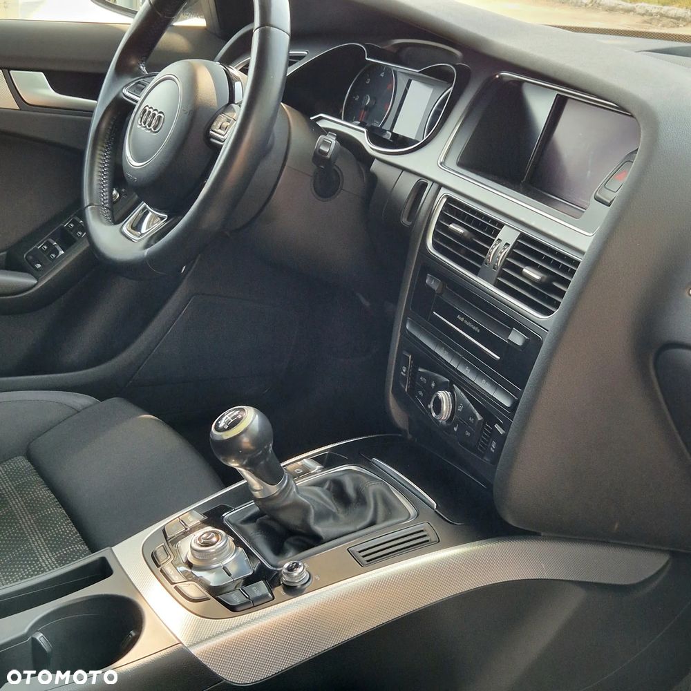 Audi A4 Avant 2.0 TDI DPF clean diesel quattro Attraction - 27