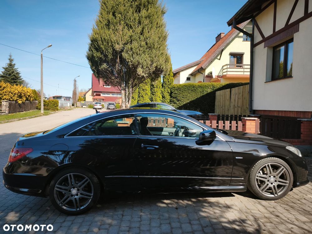 Mercedes-Benz Klasa E 200 CGI BlueEffICIENCY - 2
