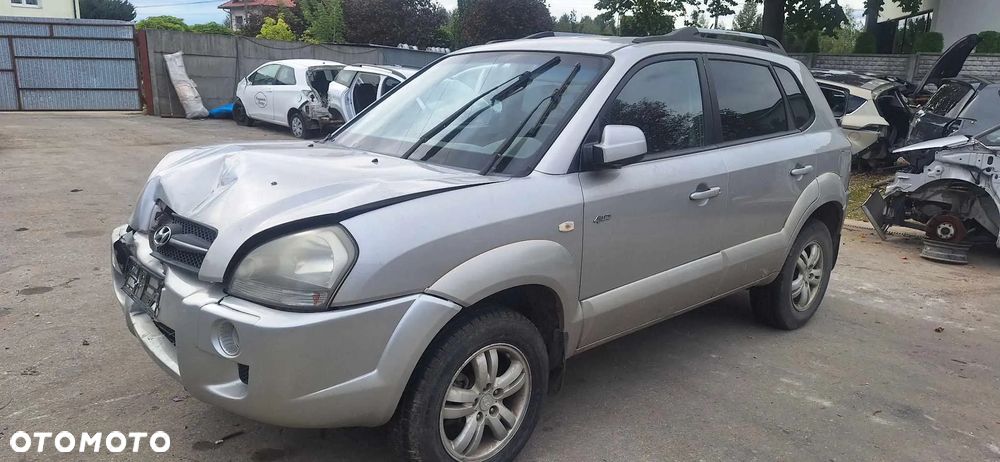 Hyundai TUCSON I 2,0 CRDI 140KM piasta zwrotnica prawa lewa - 1