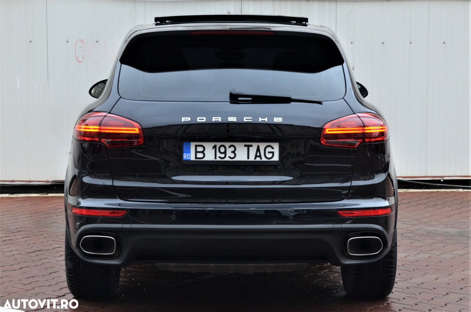 Porsche Cayenne 3.0 L - 4