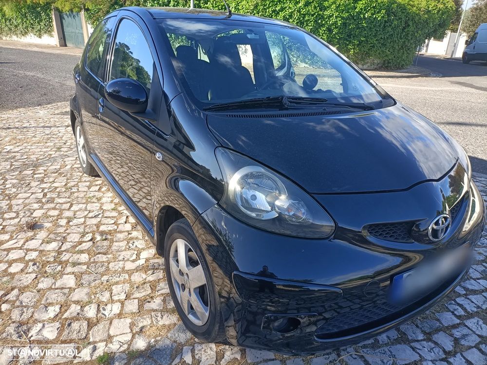 Toyota Aygo 1.0 Plus Sport Pack - 2