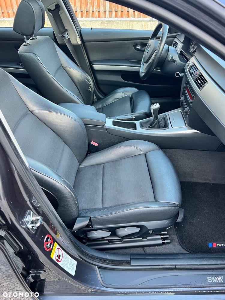 BMW Seria 3 320d - 16