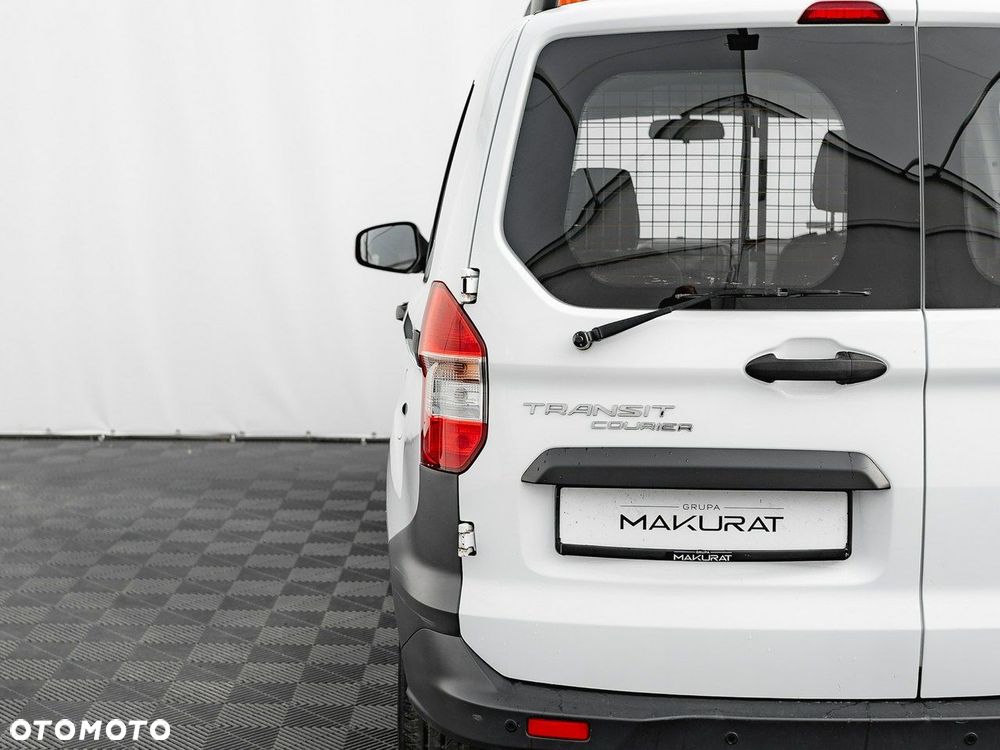 Ford Transit Courier - 12